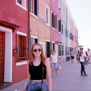 Meet your Posher, Nadia
